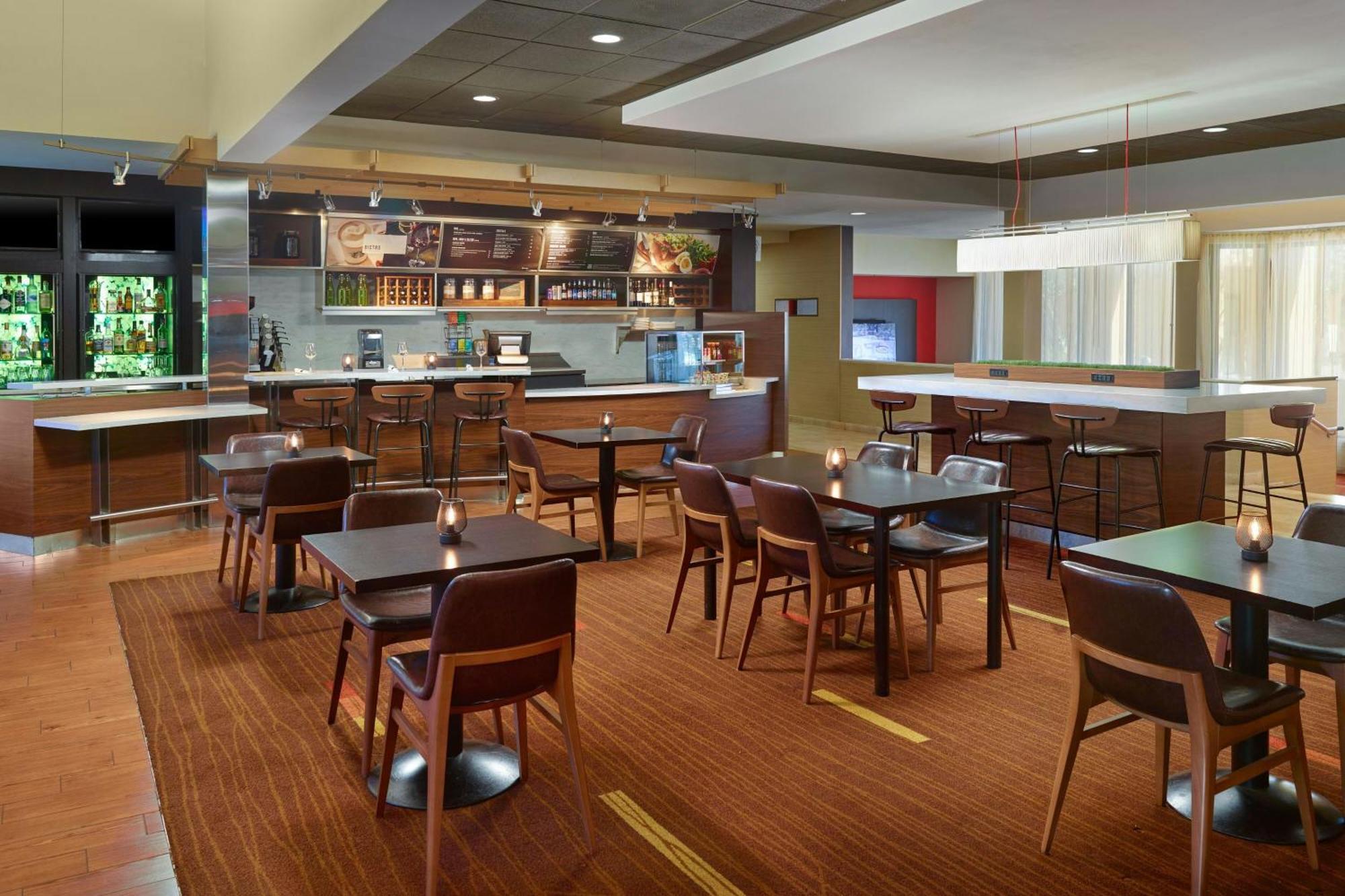 Courtyard By Marriott Baton Rouge Acadian Centre/Lsu Area Hotel Exterior photo