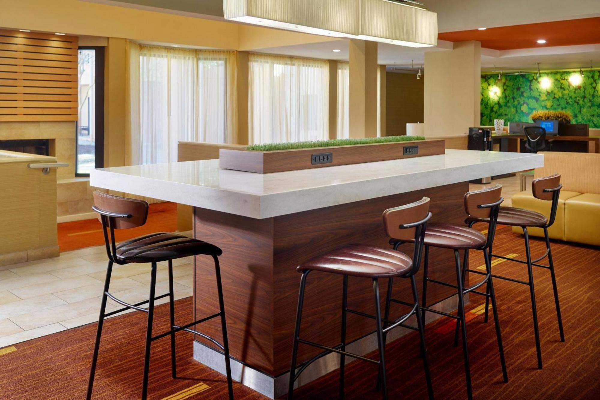 Courtyard By Marriott Baton Rouge Acadian Centre/Lsu Area Hotel Exterior photo