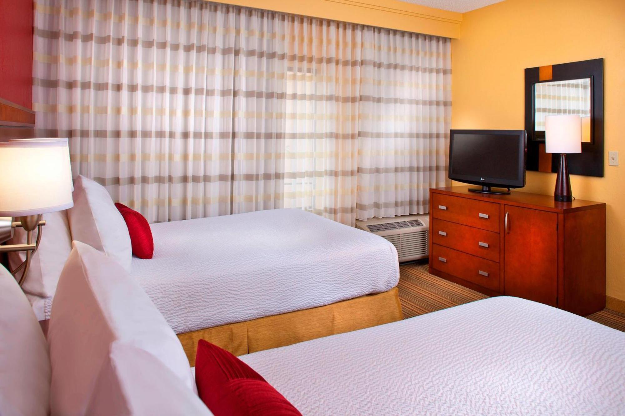 Courtyard By Marriott Baton Rouge Acadian Centre/Lsu Area Hotel Exterior photo