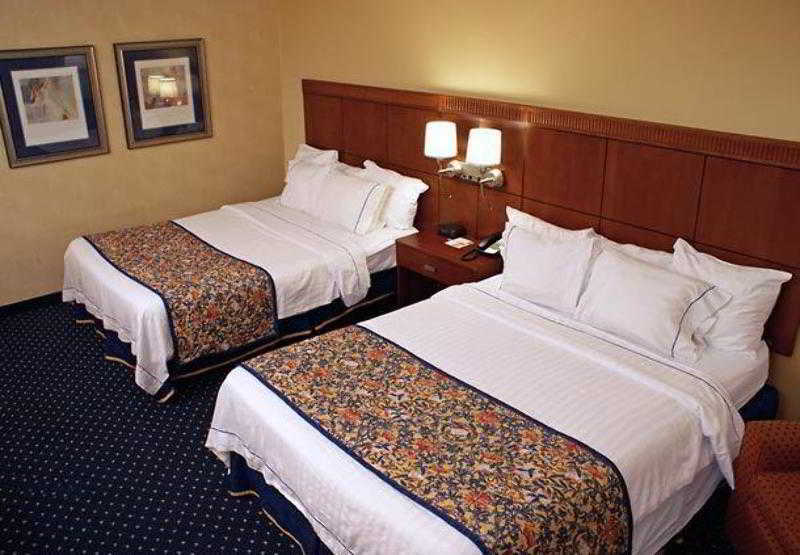 Courtyard By Marriott Baton Rouge Acadian Centre/Lsu Area Hotel Exterior photo