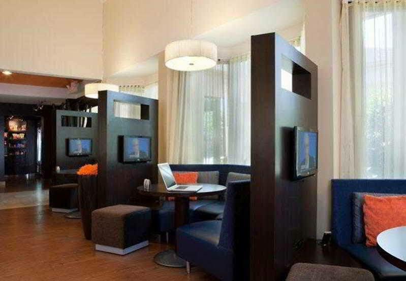 Courtyard By Marriott Baton Rouge Acadian Centre/Lsu Area Hotel Exterior photo